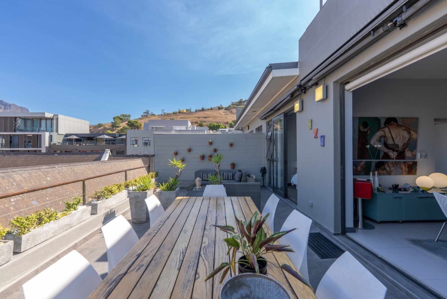 2 Bedroom Property for Sale in Green Point Western Cape